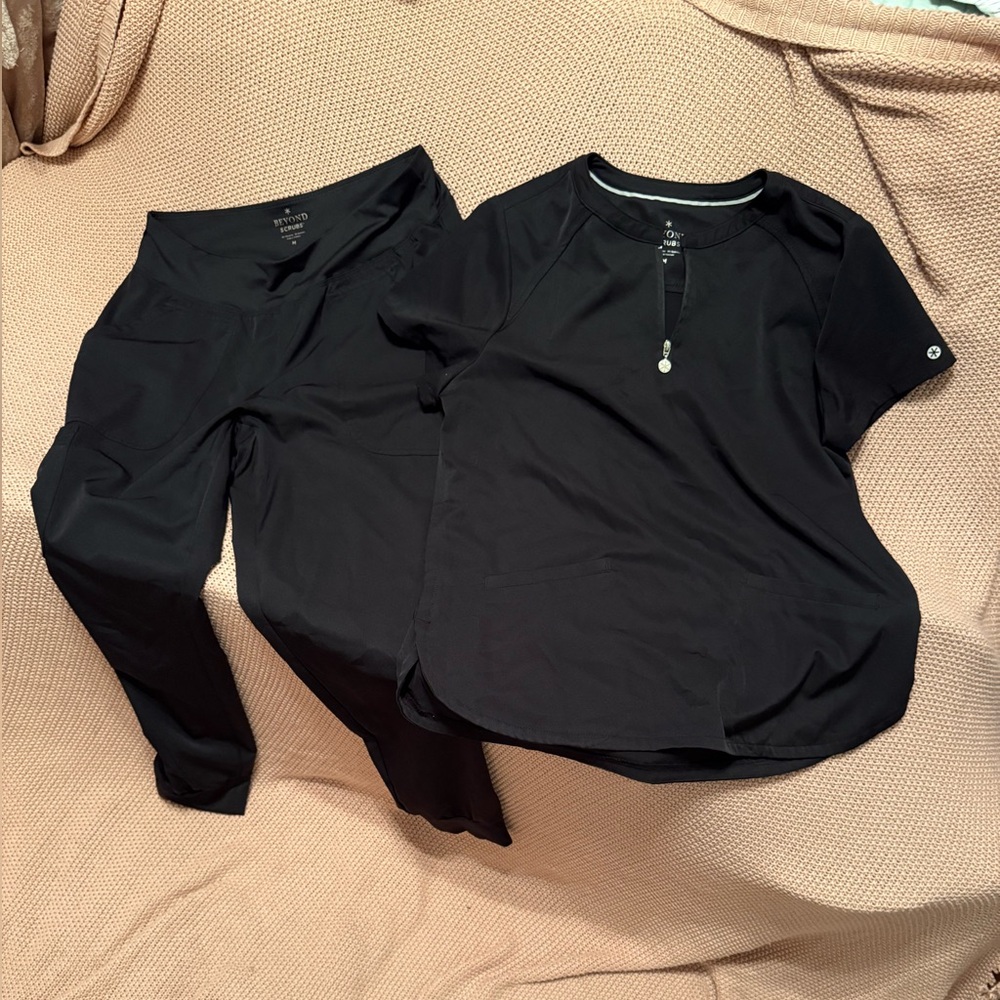 Jogger style scrub set